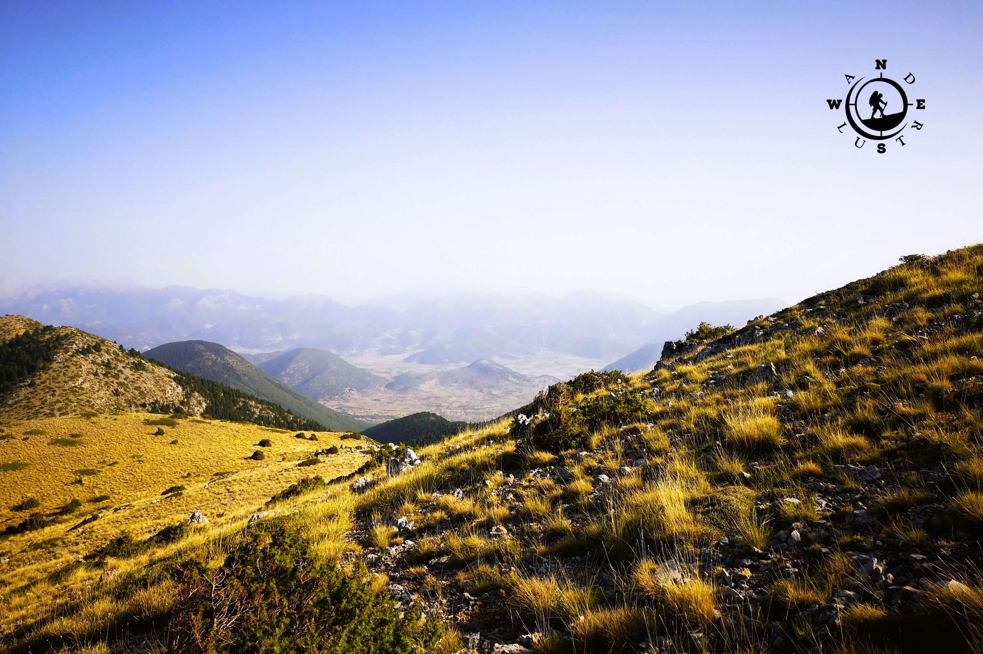Hiking from Ostrakina Peak to Levidi Mt.Maenalo