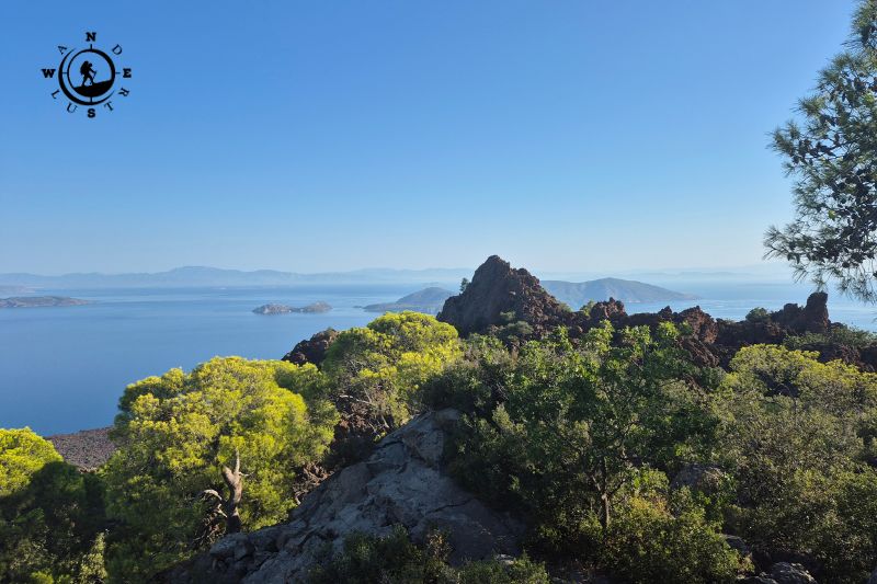 Θέα προς τον Σαρωνικό κόλπο από το μονοπάτι στα Μέθανα